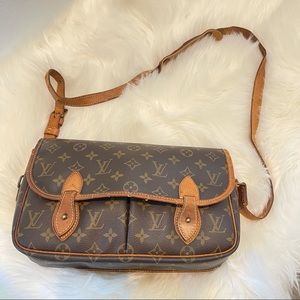 Louis Vuitton Sac Gibeciere